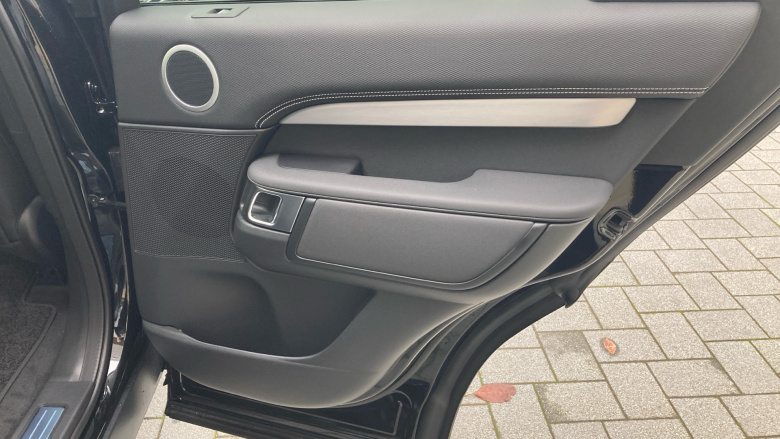 Land Rover Discovery 3.0 D350 Dynamic SE 5dr Auto Diesel Station Wagon